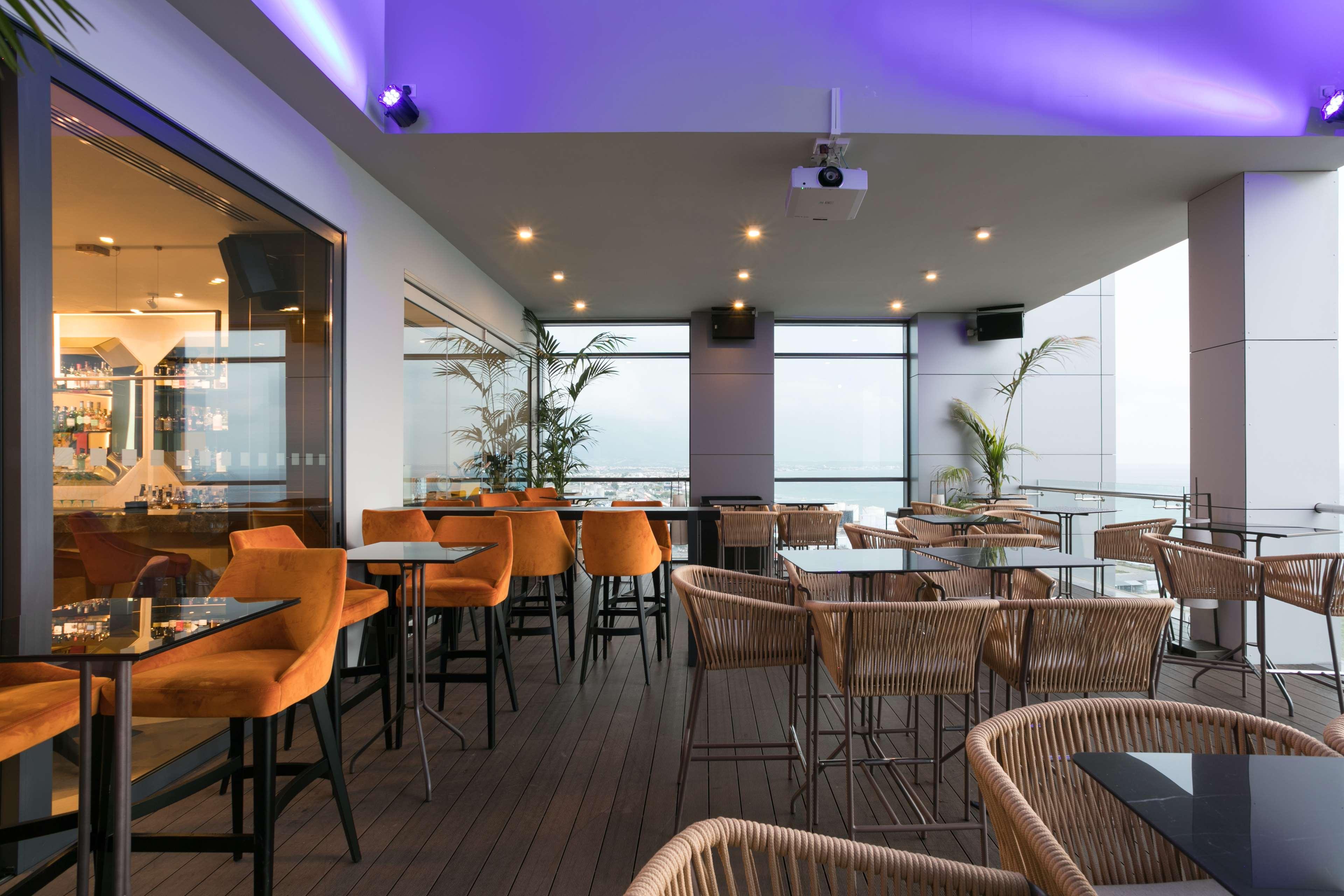 Radisson Blu Hotel, Larnaca Ngoại thất bức ảnh