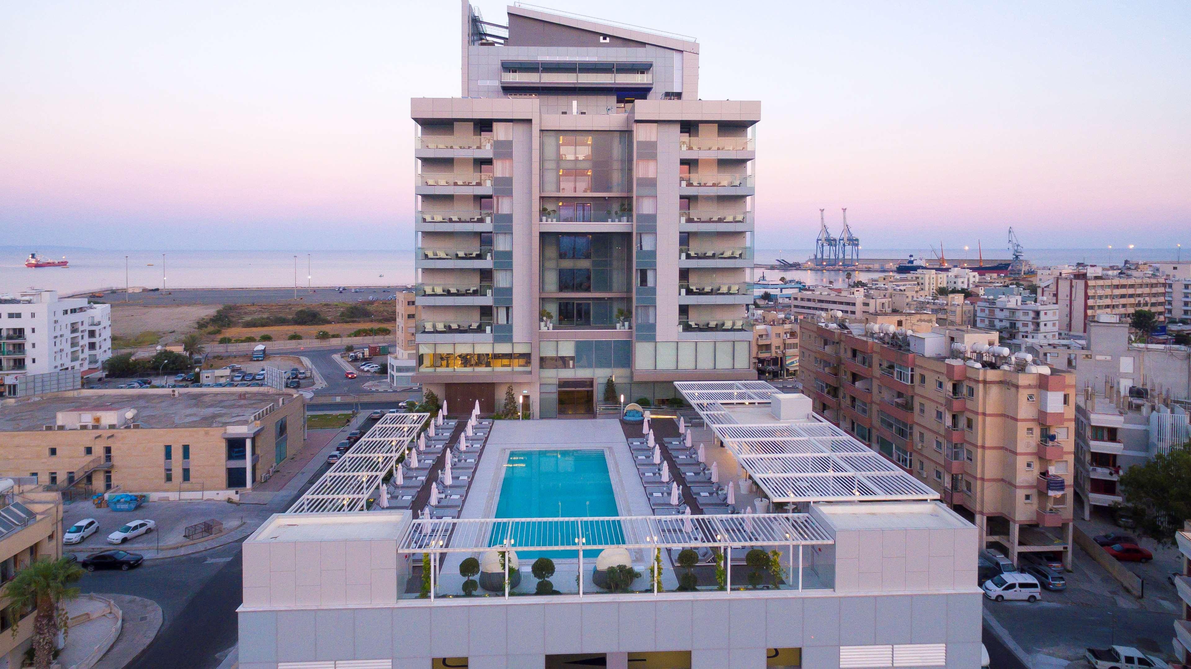 Radisson Blu Hotel, Larnaca Ngoại thất bức ảnh