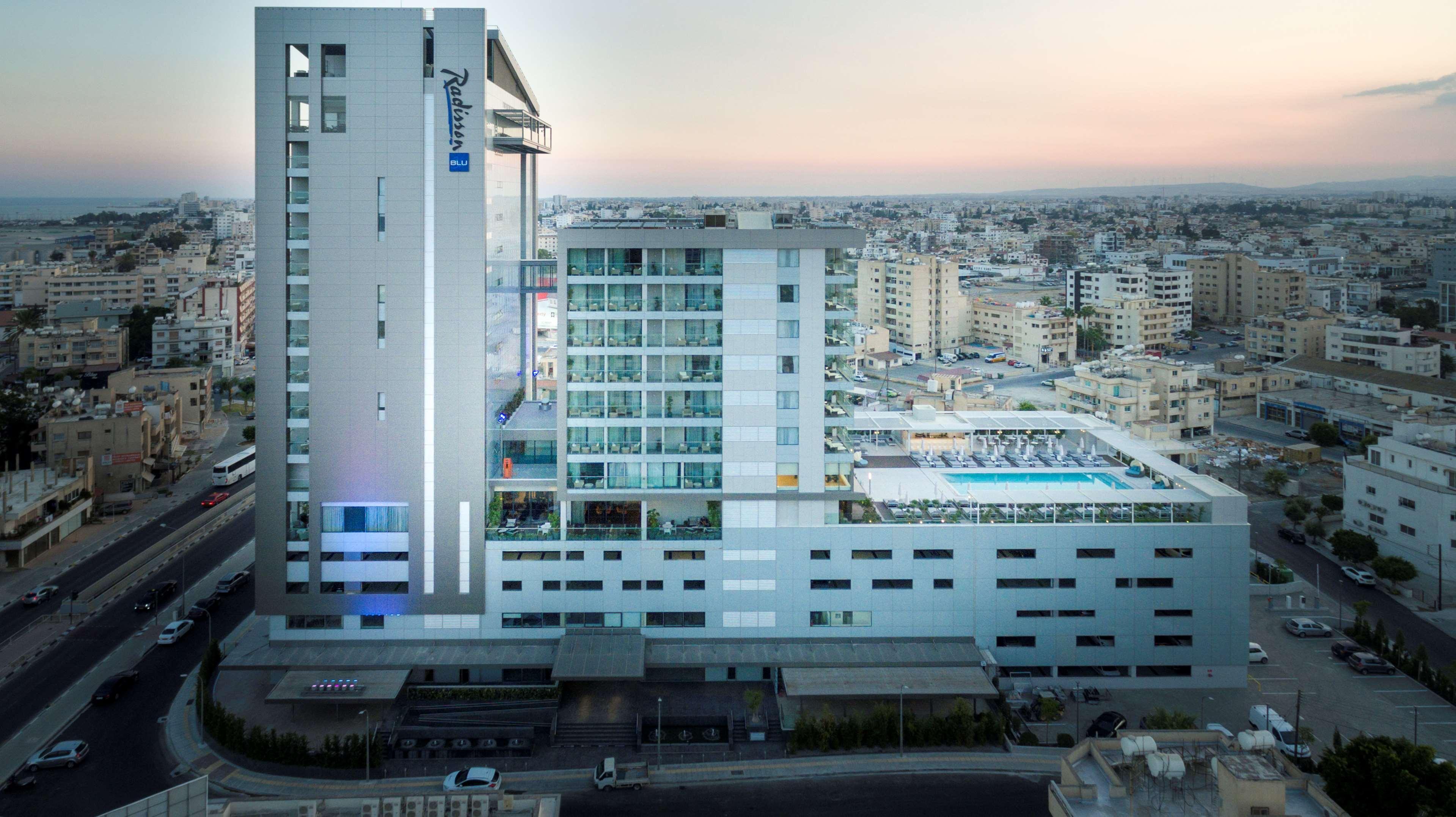 Radisson Blu Hotel, Larnaca Ngoại thất bức ảnh